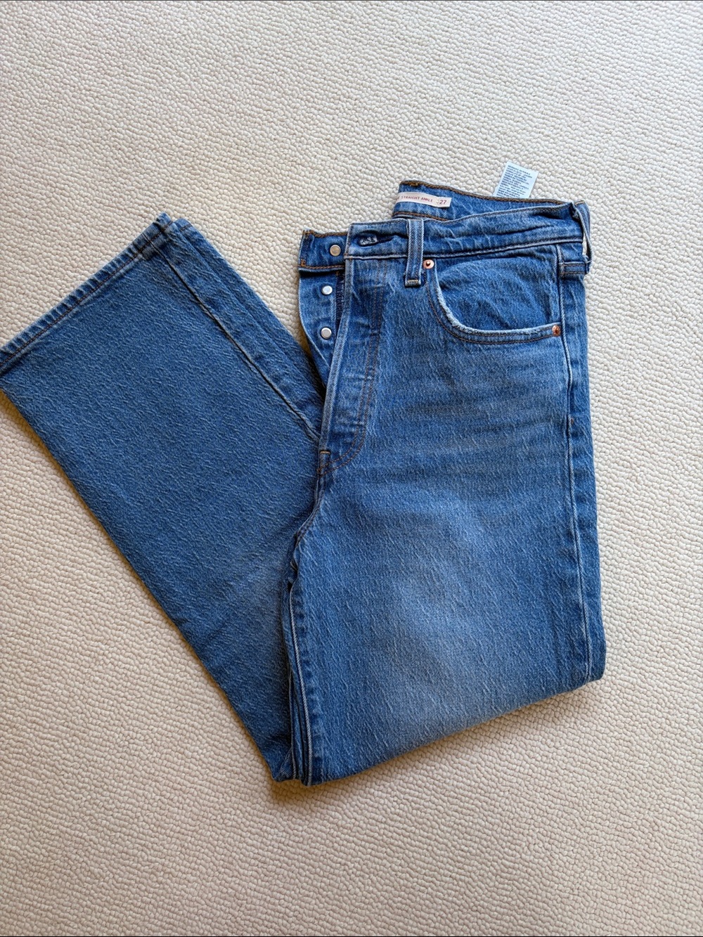 Levi’s size 27